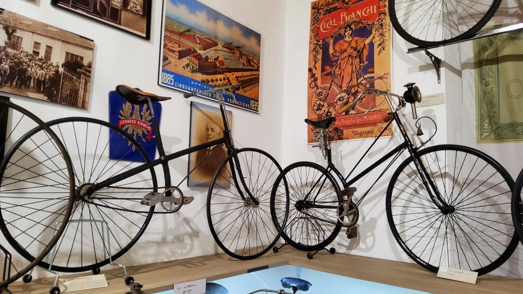 Zwei sehr alte Räder von 1880 