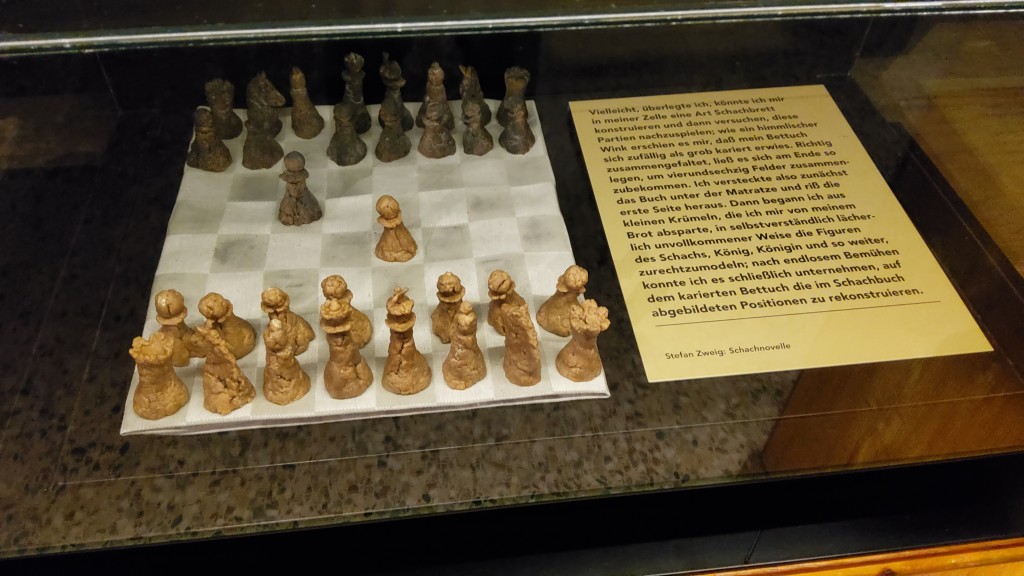 Schachspiel und die Schachnovelle von Zweig: gesehen im Literatrurmuseum Wien
