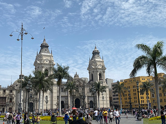 Plaza Mayor (Plaza des Armas)