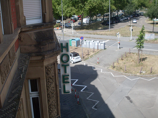 Hotel in Mannheim, am Tag