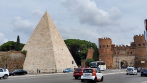 Rom, Piramide vpn Kaiser Cestius